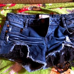 Size 3/4 girls shorts. Like new.